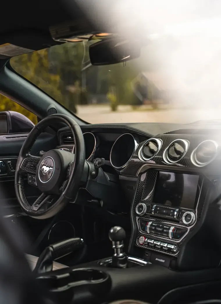 Ford Mustang GT — wnętrze